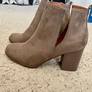 SUEDE BEIGE BOOTIES